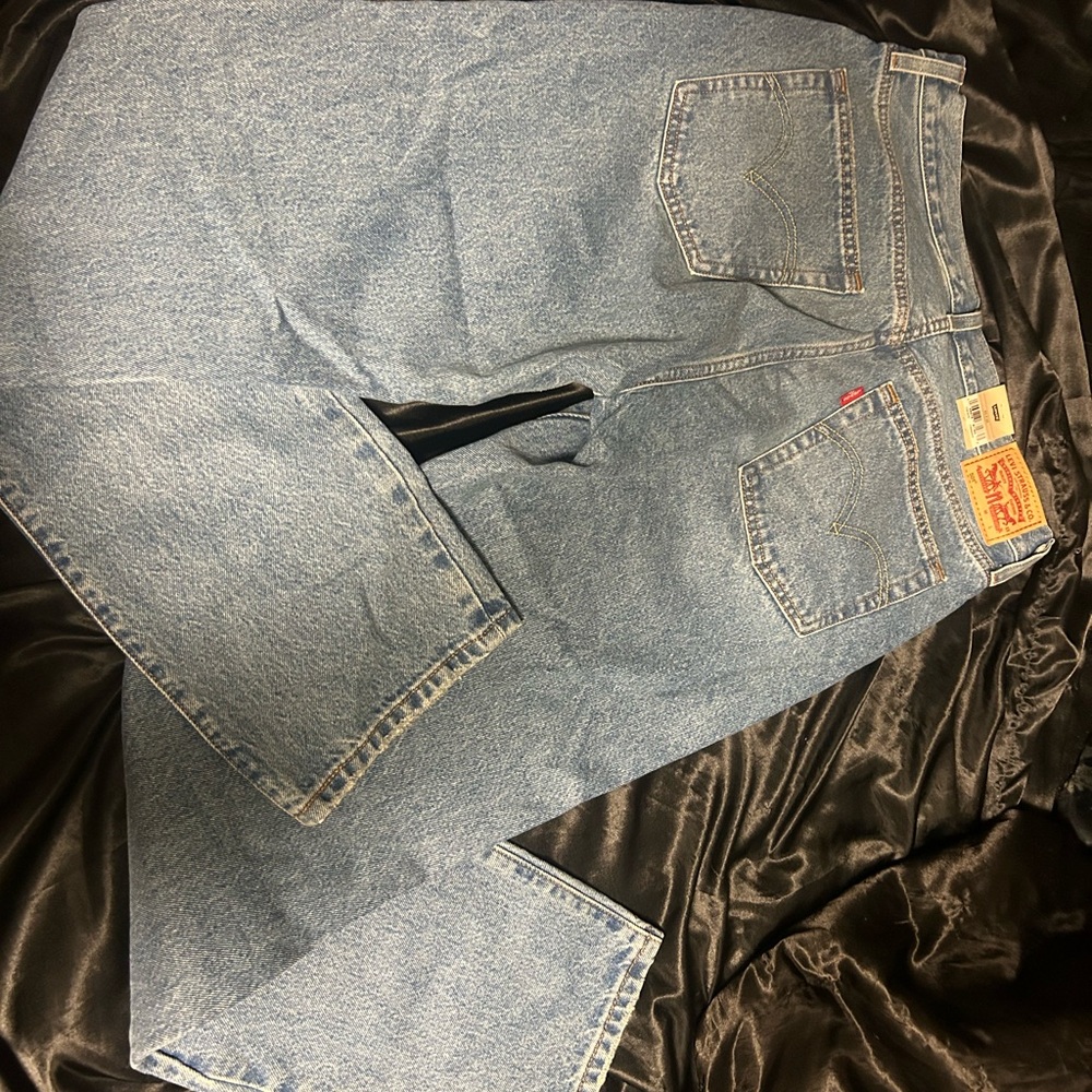 NWT!! Levi's 501 Women’s Jeans